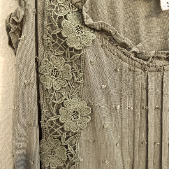 Dainty Sage green tank top - Picture 4 of 5